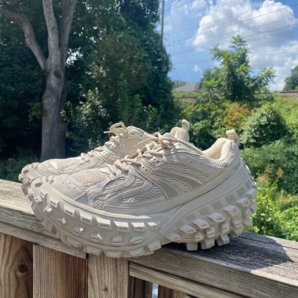 Balenciaga Bouncer Defender 41 Balenciaga Bouncer Extreme Tire